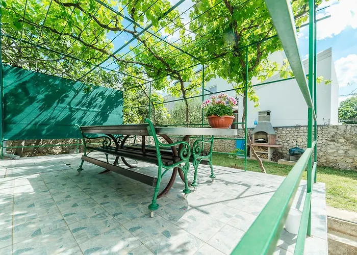 Brekalo アパート *